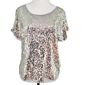 Sparkly Silver Sequin Shortsleeved Top by Seductions - New Size Medium 💍